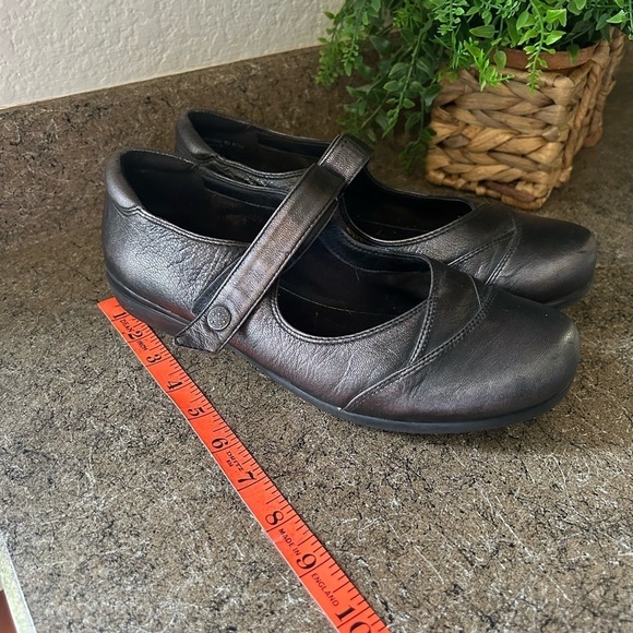 Abeo Abby Slip-Resistant Mary Jane Flats Loafers size 9 - Picture 1 of 12